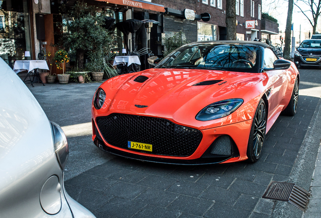 Aston Martin DBS Superleggera Volante