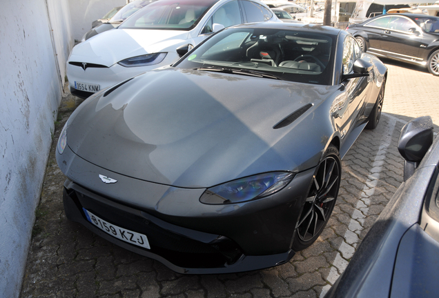 Aston Martin V8 Vantage 2018