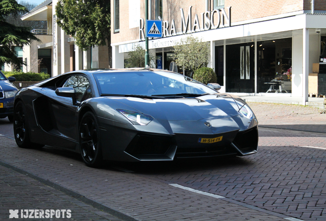 Lamborghini Aventador LP700-4