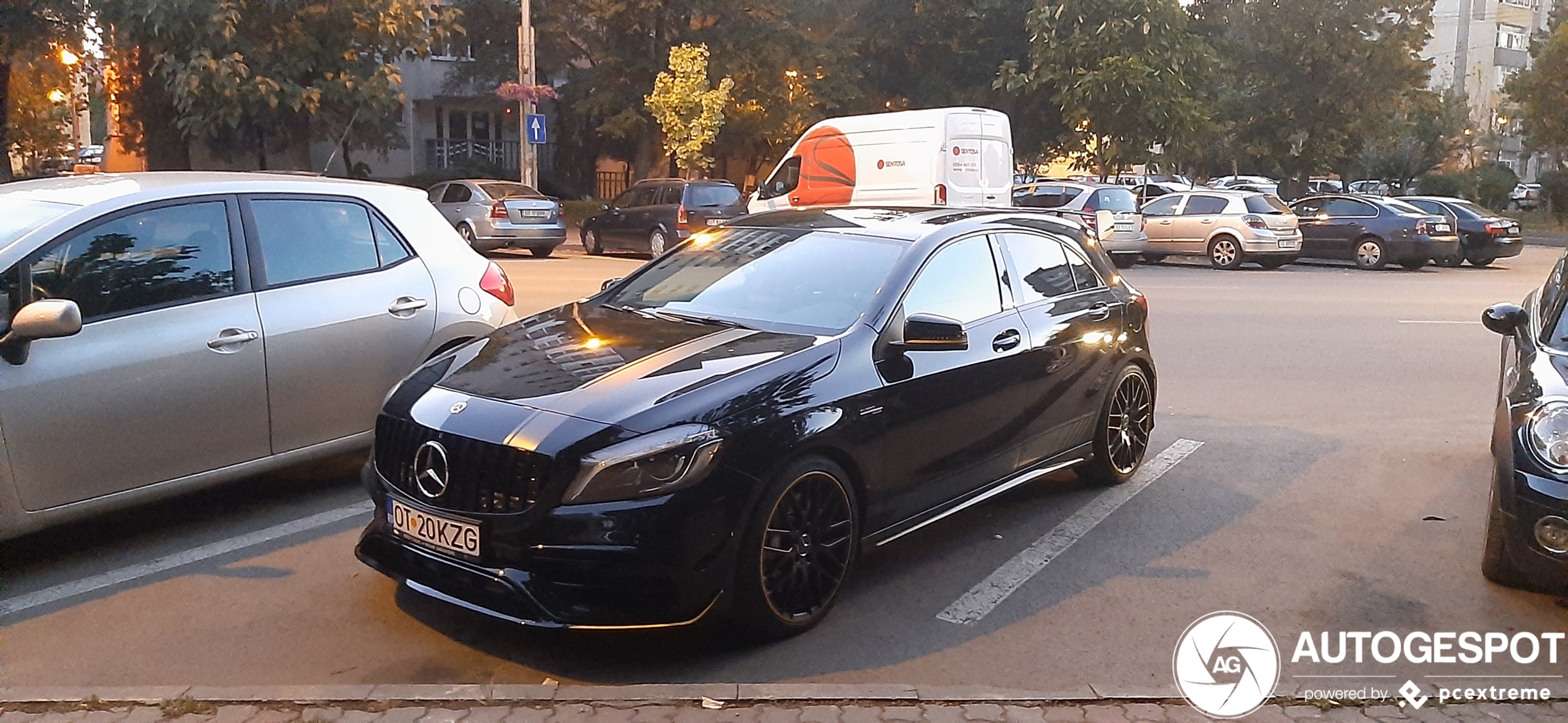 Mercedes-AMG A 45 W176 Yellow Night Edition