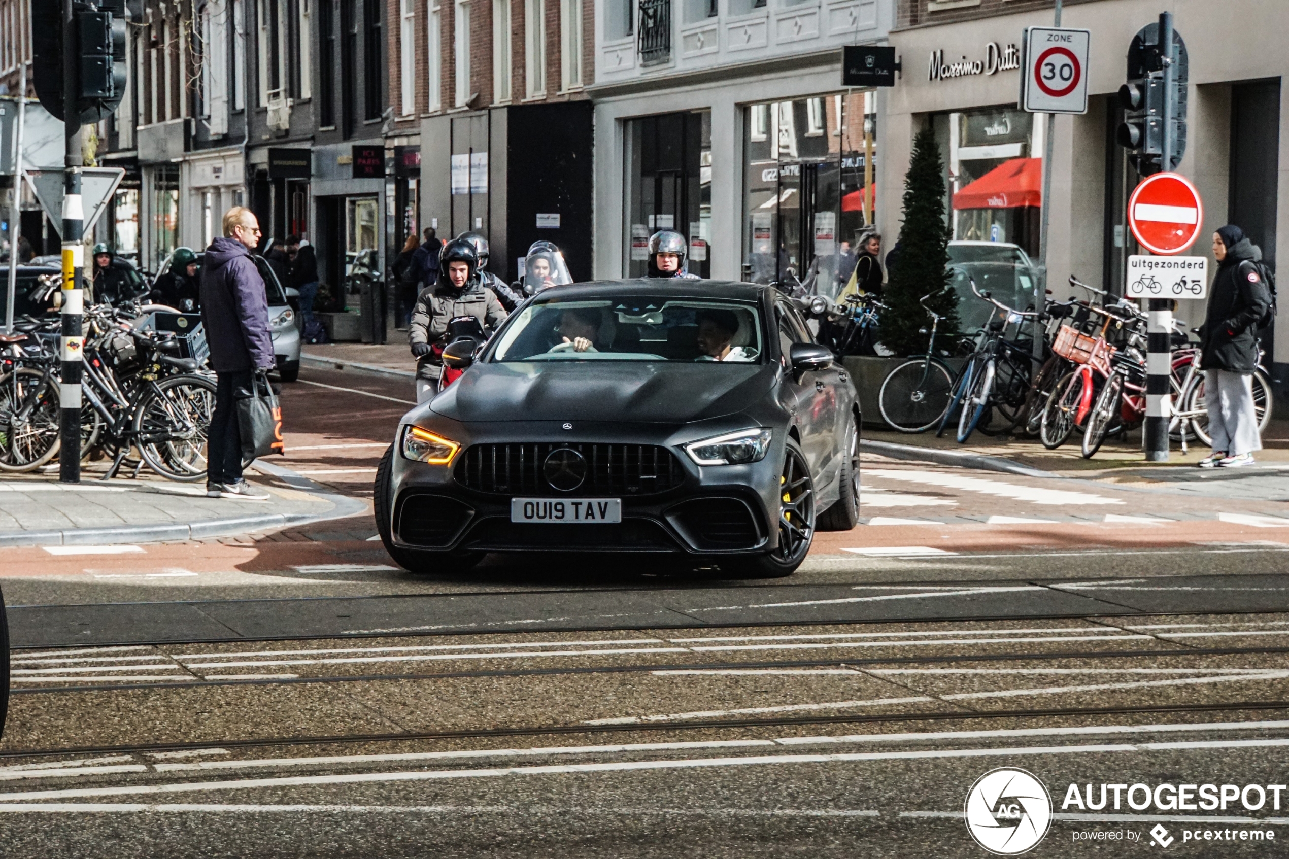 Mercedes-AMG GT 63 S X290