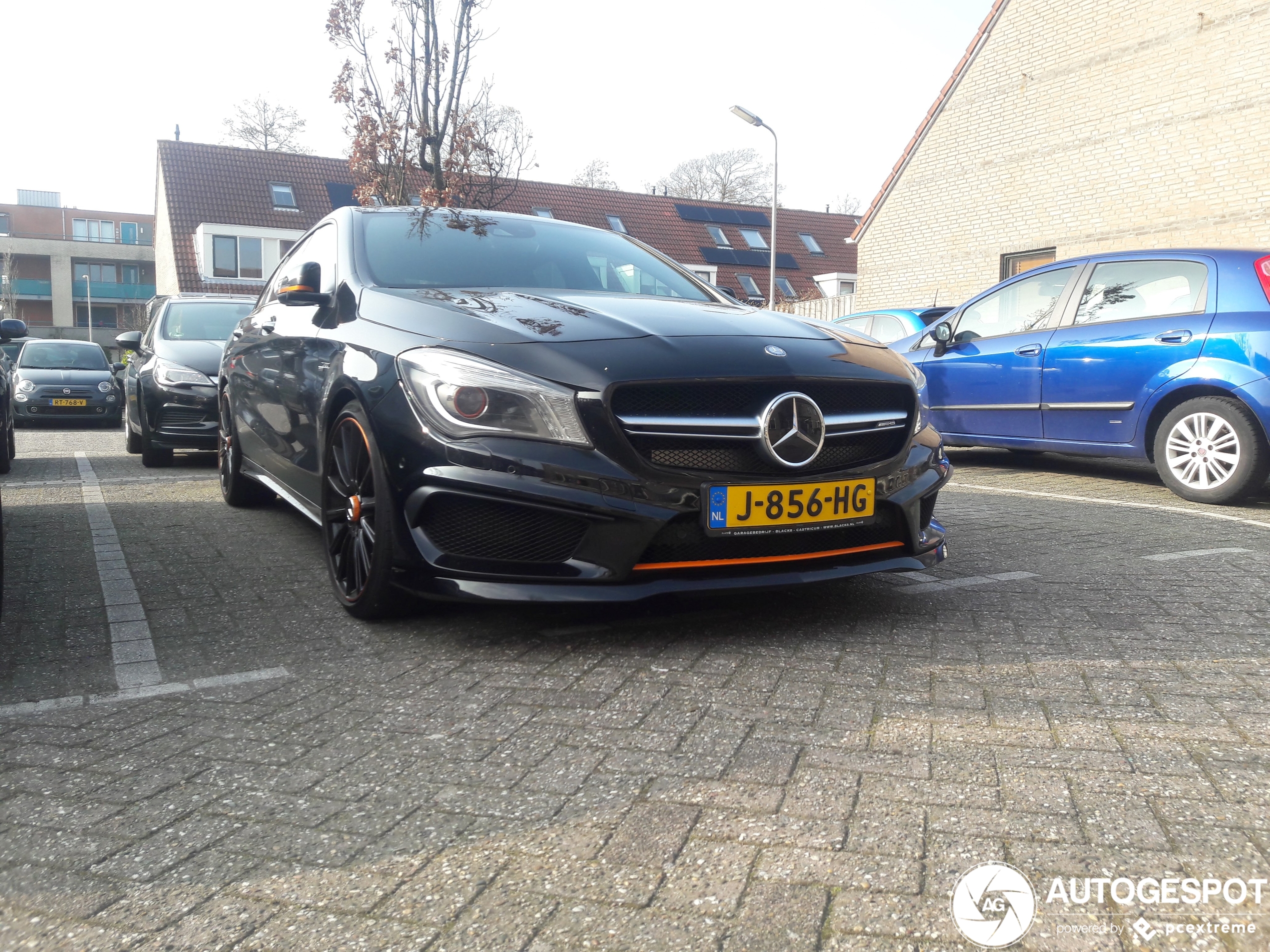 Mercedes-AMG CLA 45 Shooting Brake OrangeArt Edition