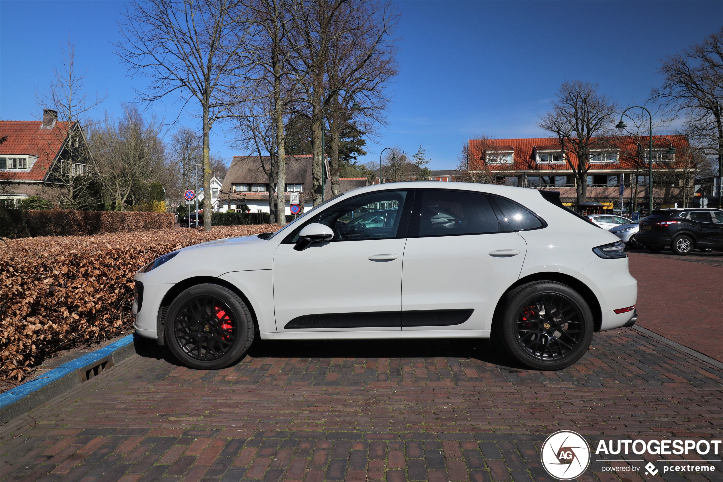 Porsche 95B Macan GTS MkII