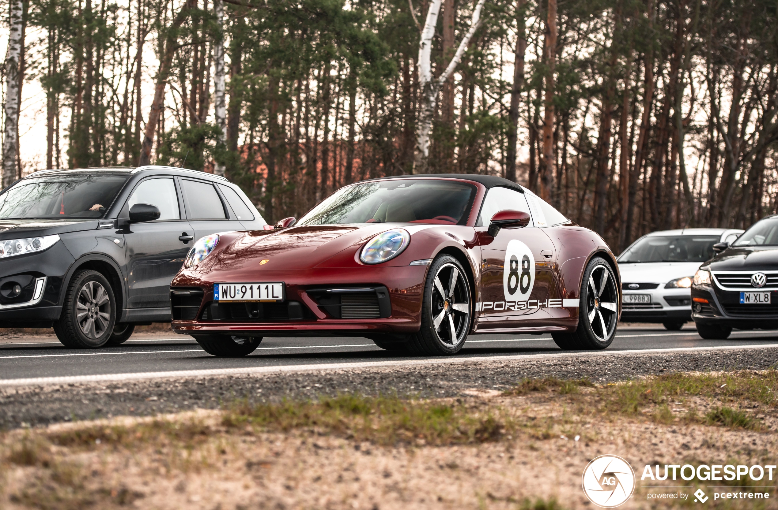 Porsche 992 Targa 4S Heritage Design Edition