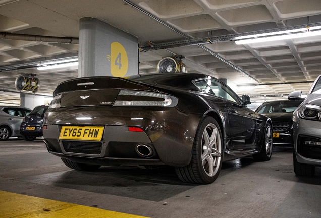 Aston Martin V8 Vantage 2012