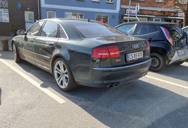 Audi S8 D3