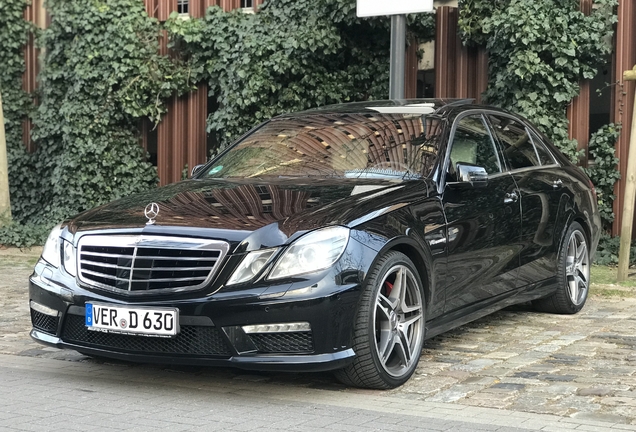 Mercedes-Benz E 63 AMG W212 V8 Biturbo