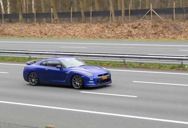 Nissan GT-R 2011