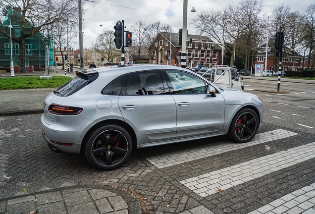 Porsche 95B Macan GTS