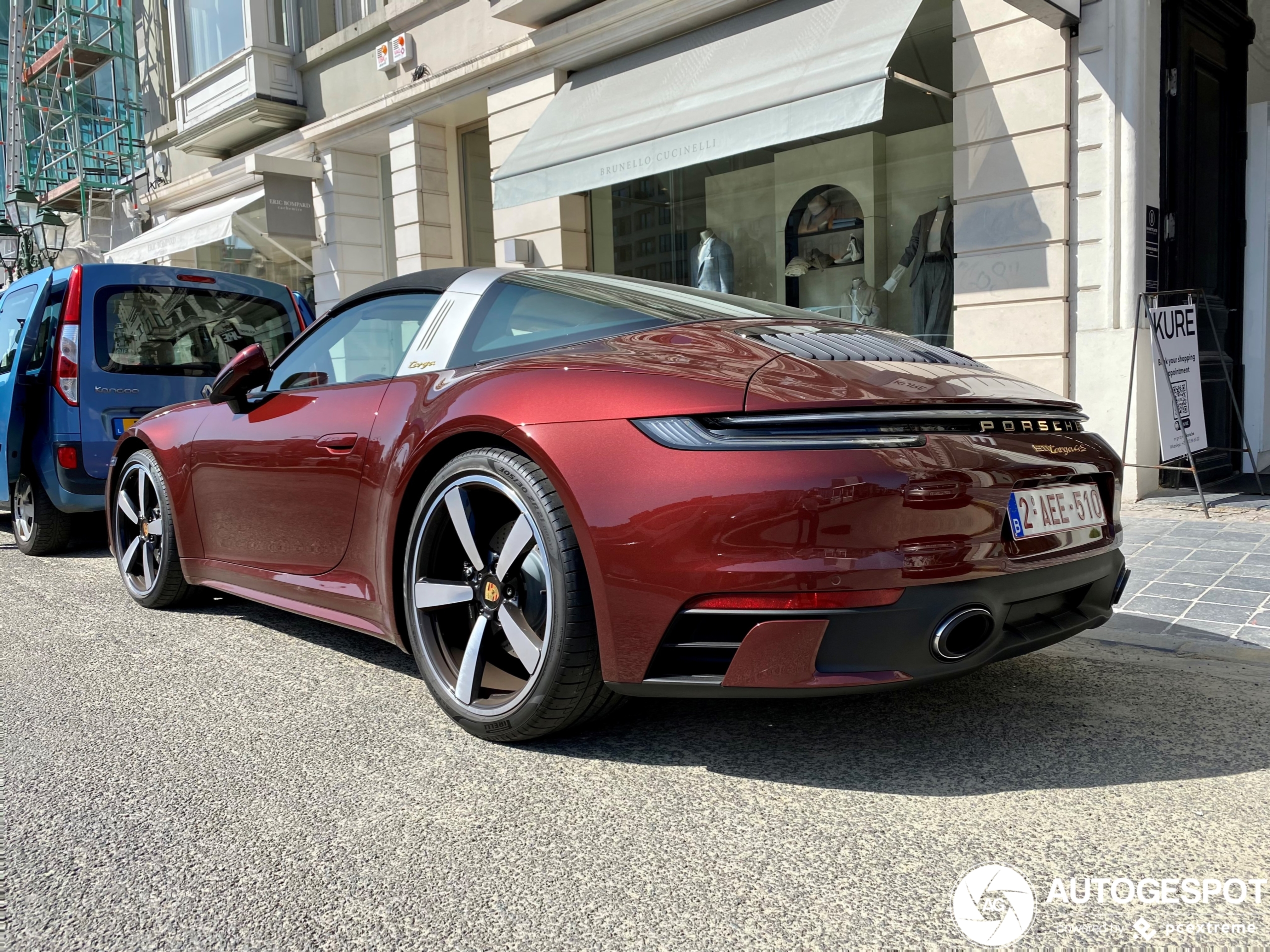 Porsche 992 Targa 4S Heritage Design Edition