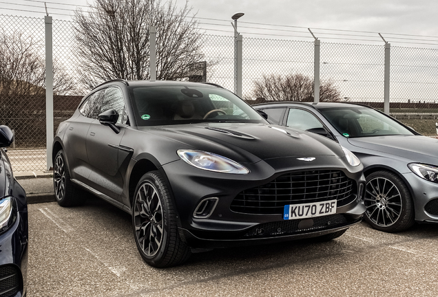 Aston Martin DBX