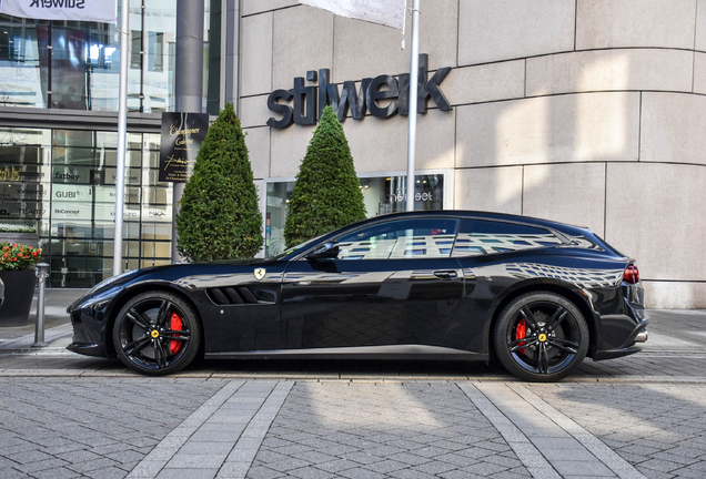 Ferrari GTC4Lusso