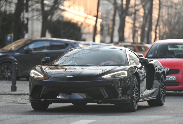 McLaren GT