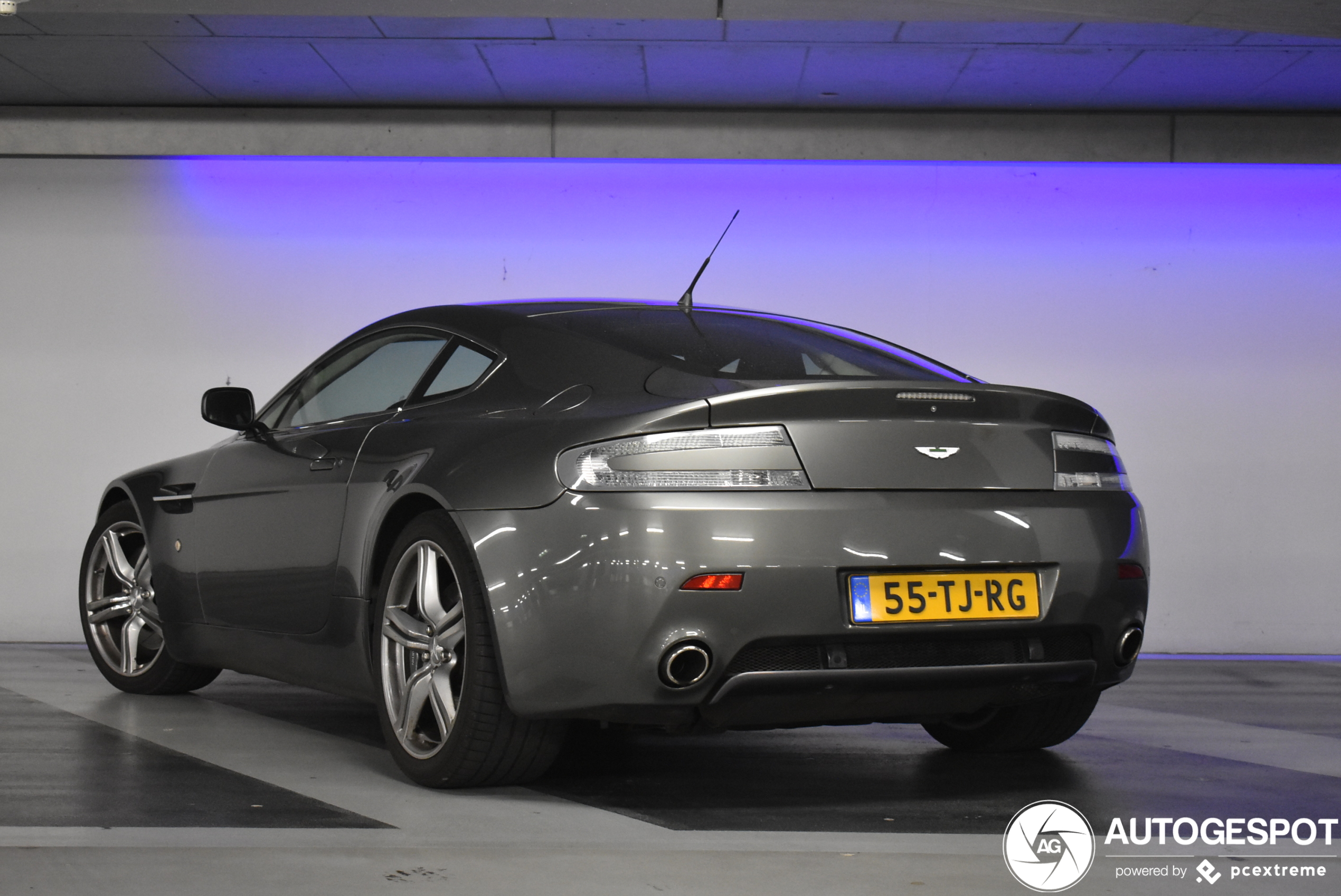 Aston Martin V8 Vantage