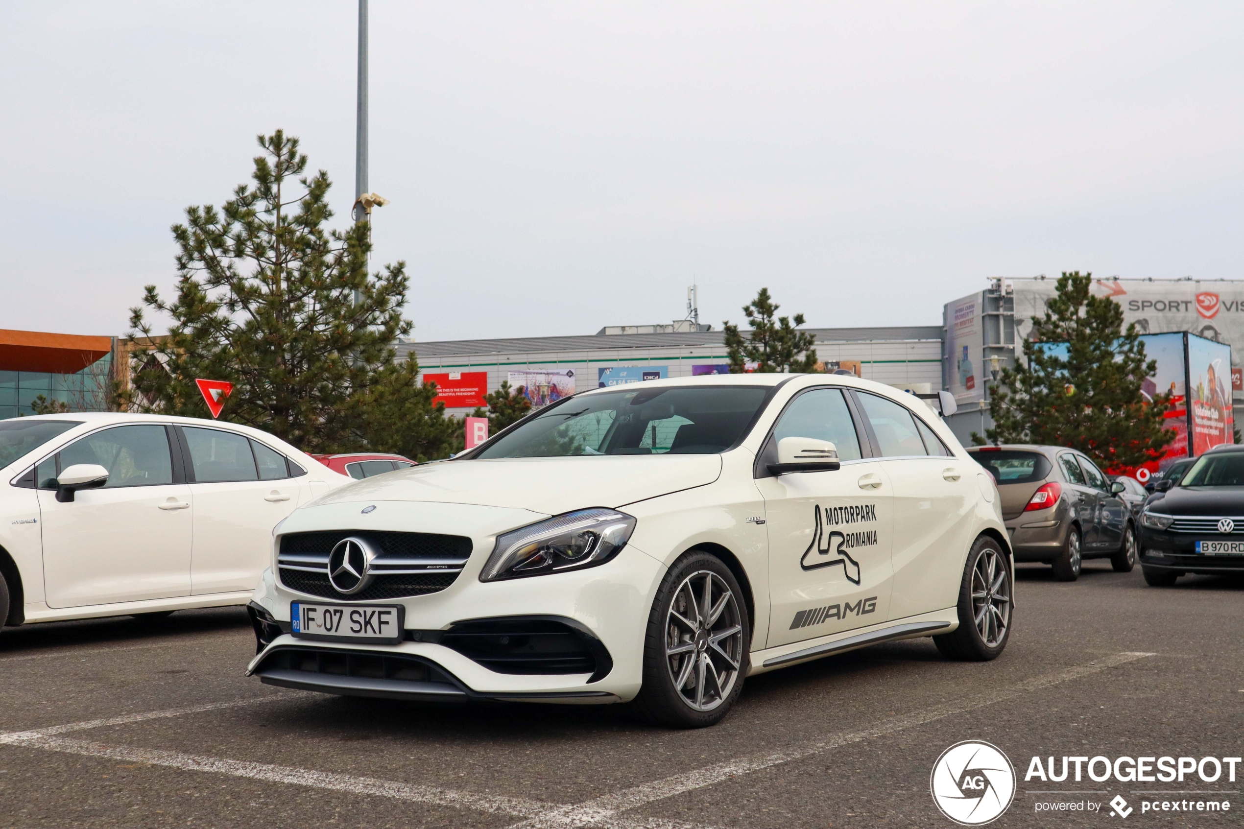 Mercedes-AMG A 45 W176 2015