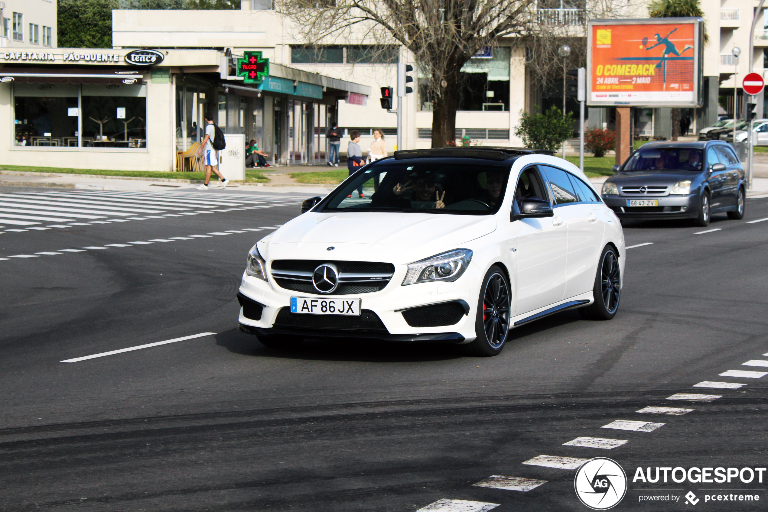 Mercedes-Benz CLA 45 AMG Shooting Brake