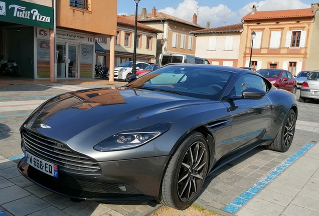 Aston Martin DB11 V8