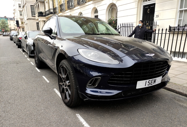 Aston Martin DBX