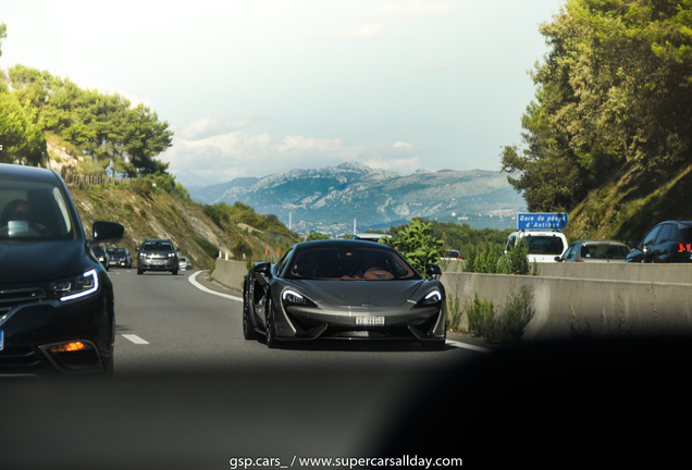 McLaren 570GT