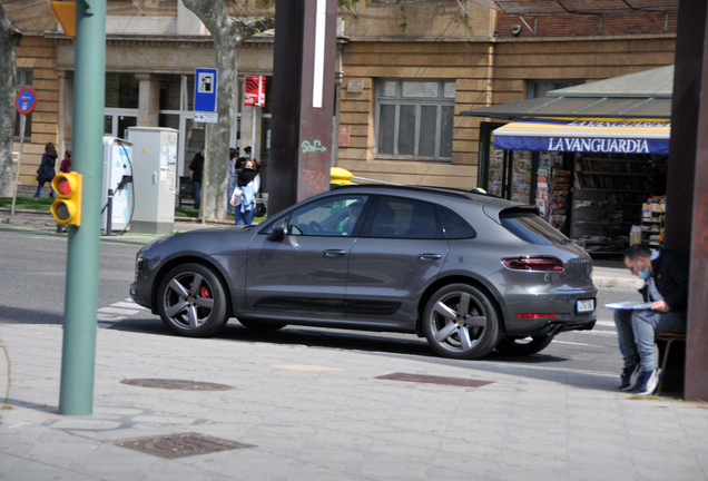 Porsche 95B Macan GTS