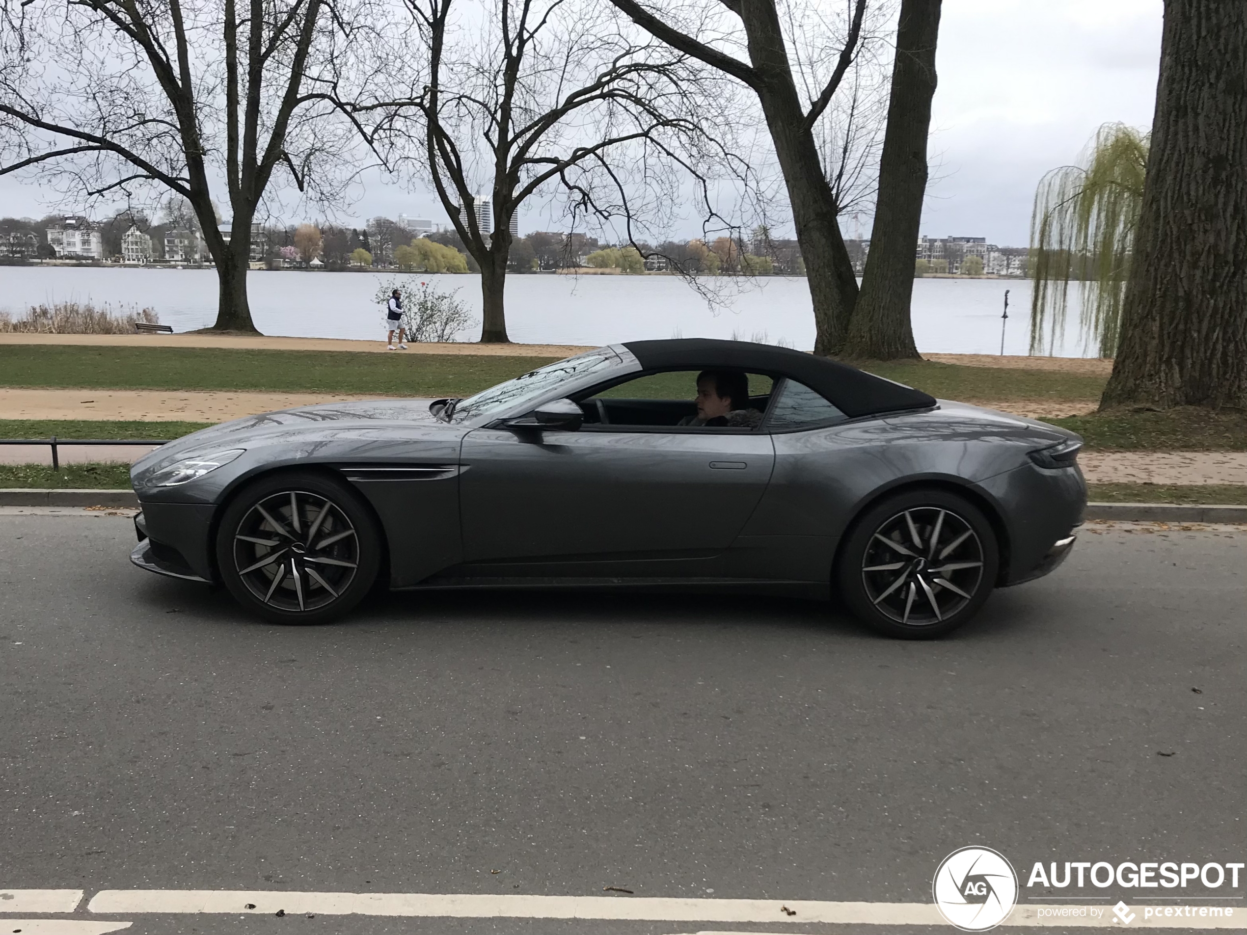 Aston Martin DB11 V8 Volante