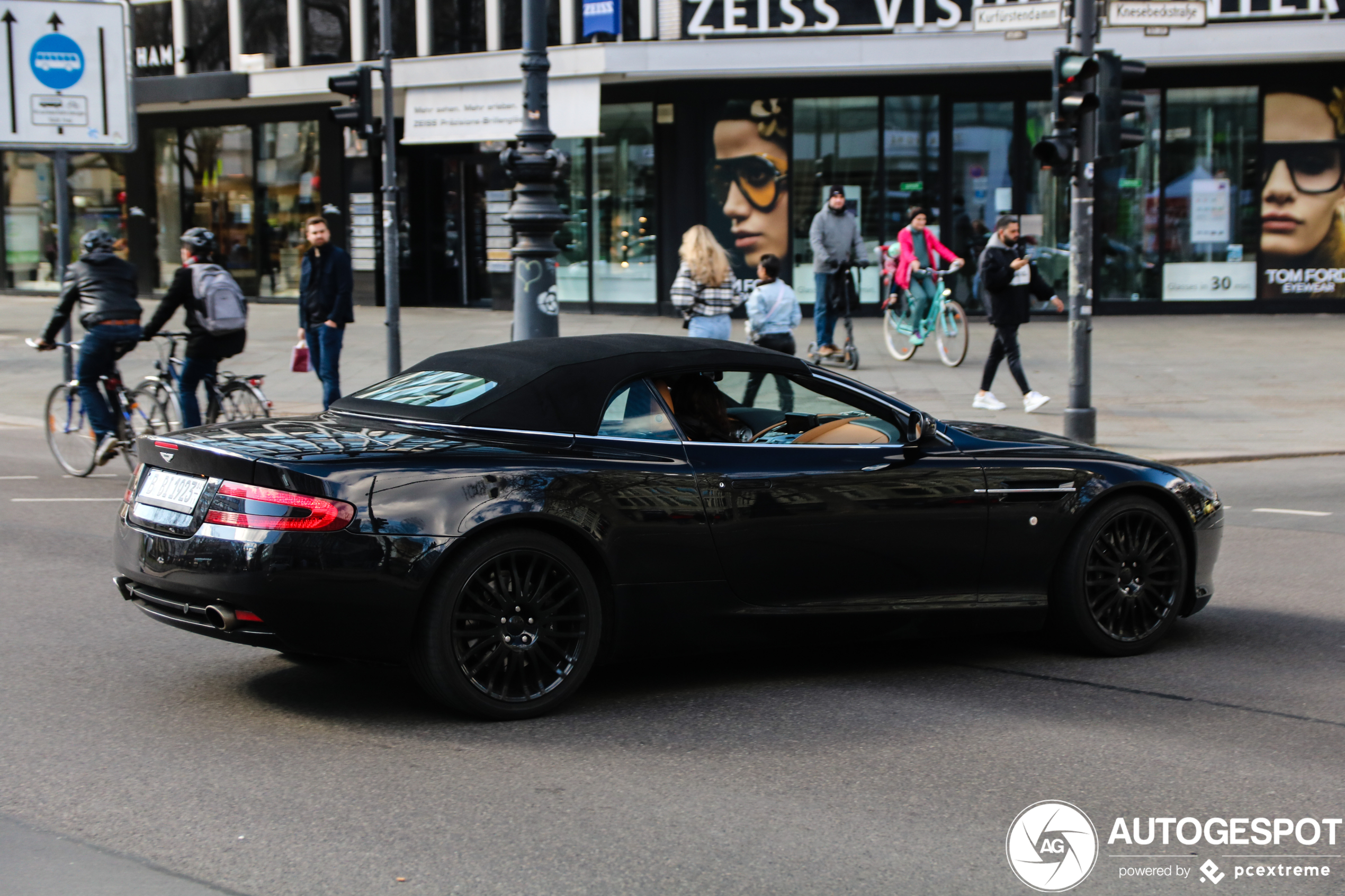 Aston Martin DB9 Volante