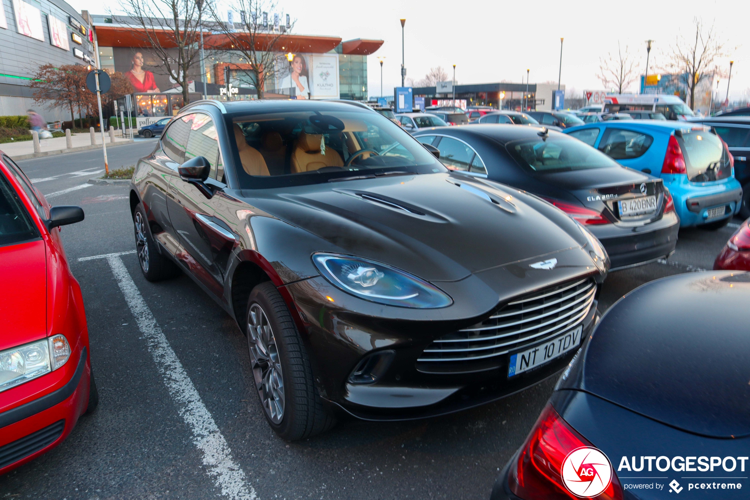 Aston Martin DBX