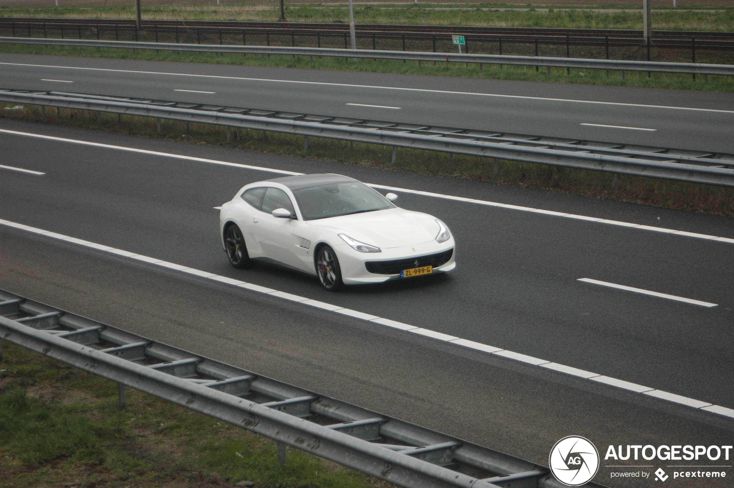 Ferrari GTC4Lusso T