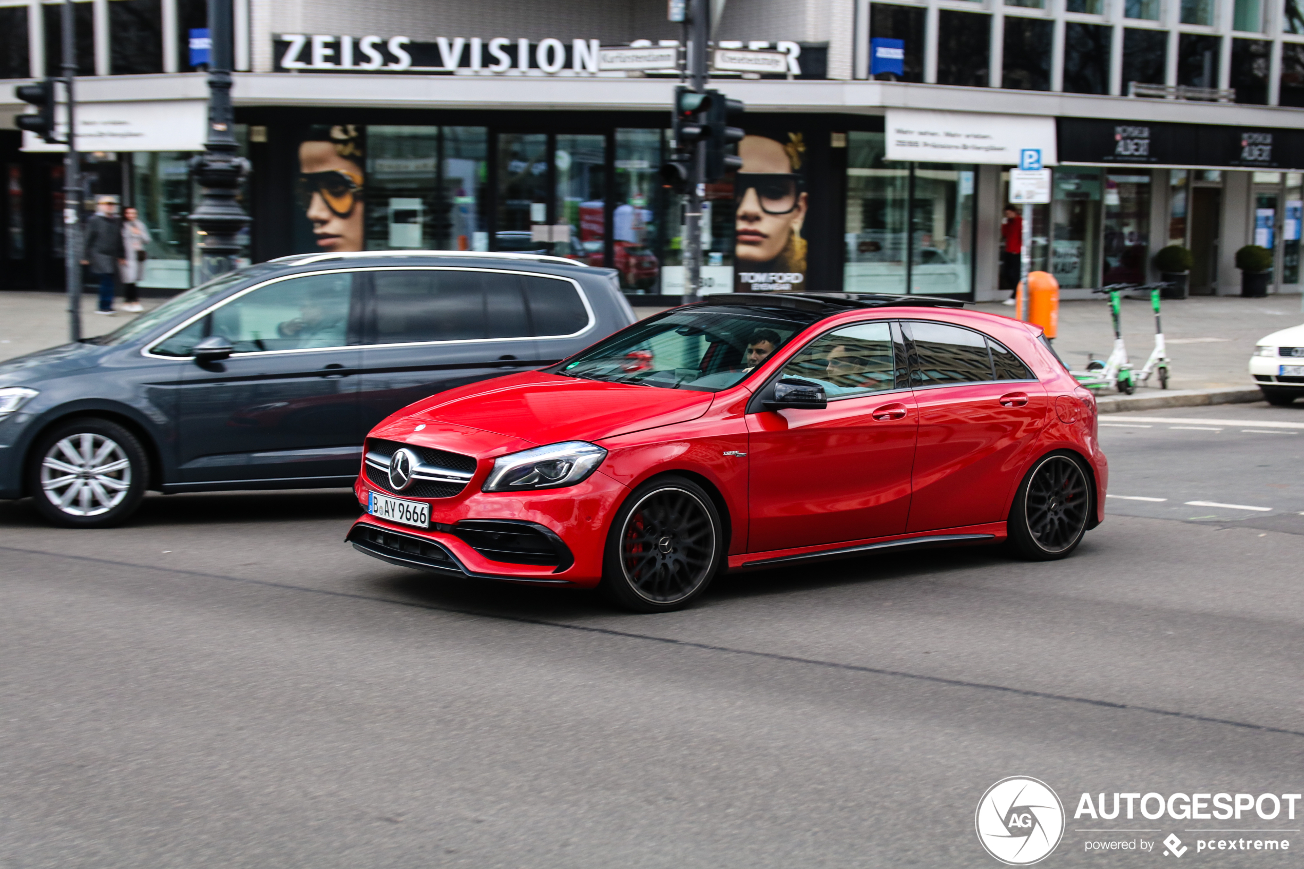 Mercedes-AMG A 45 W176 2015