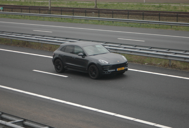 Porsche 95B Macan Turbo