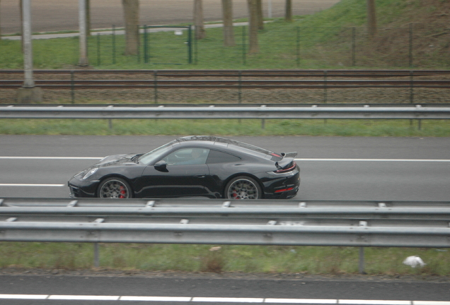 Porsche 992 Carrera 4S