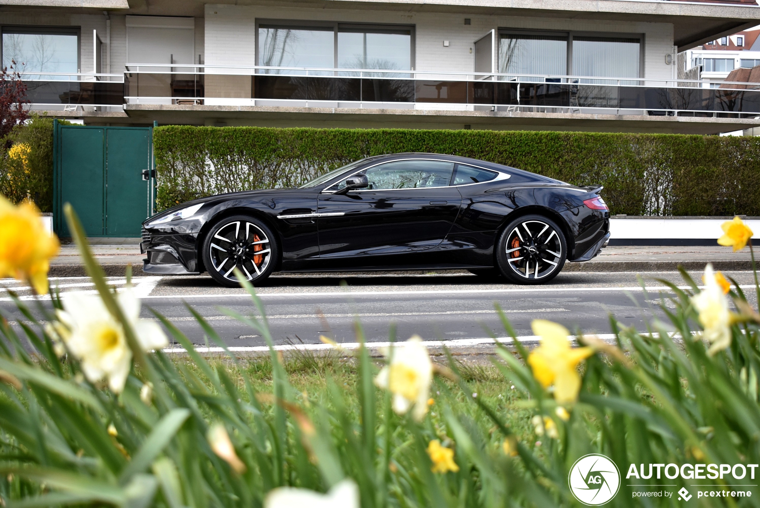 Aston Martin Vanquish 2013