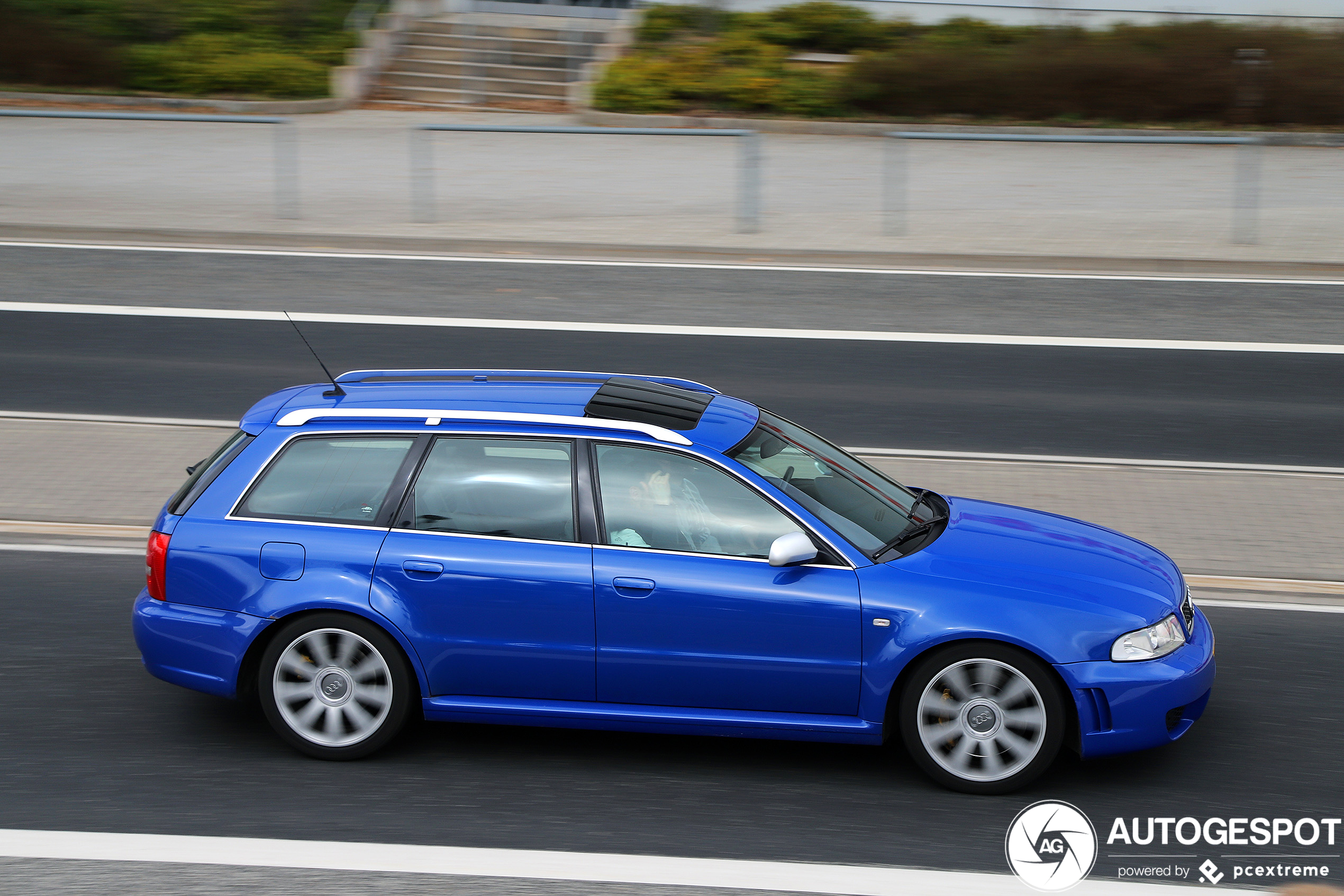 Audi RS4 Avant B5