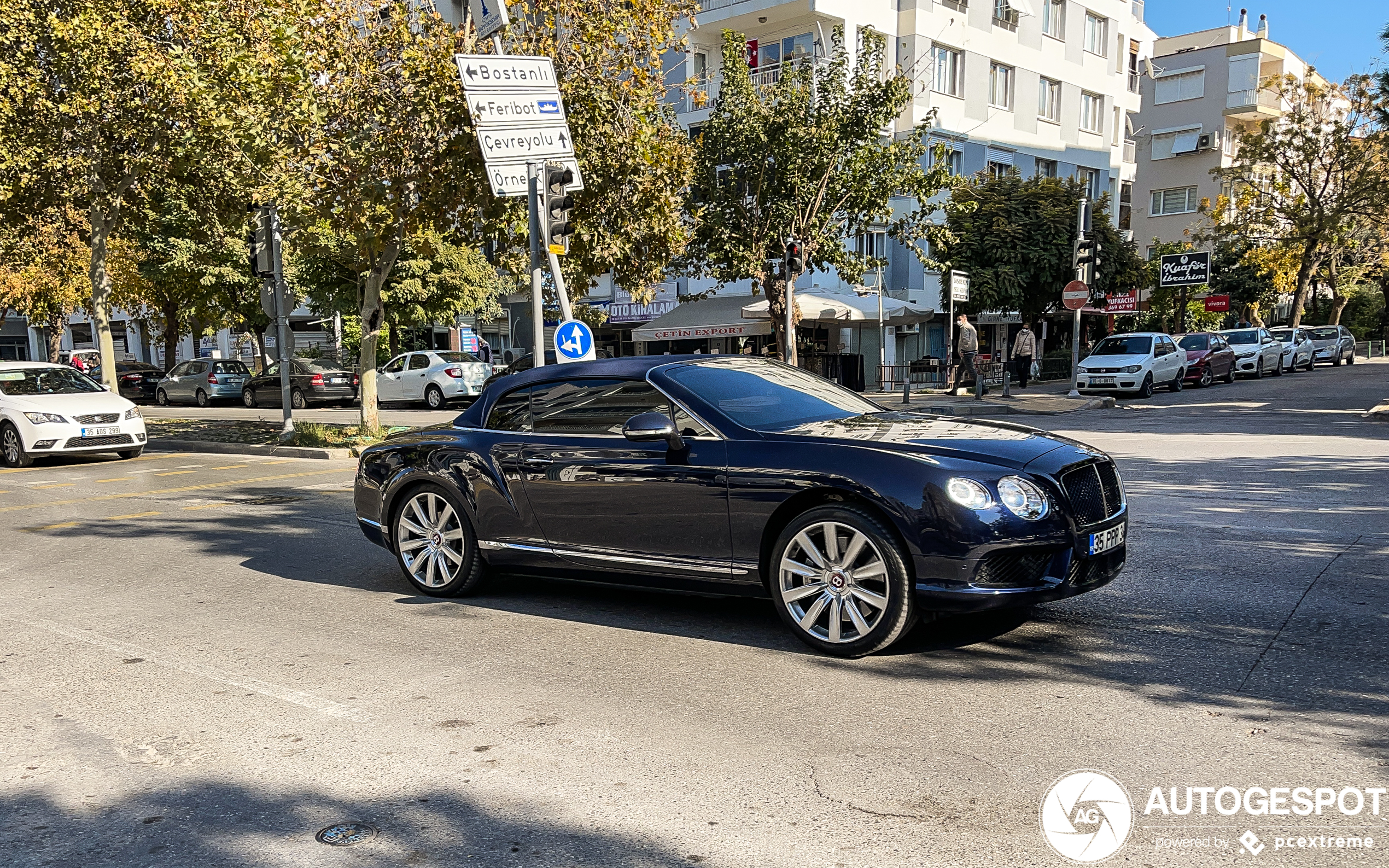 Bentley Continental GTC V8