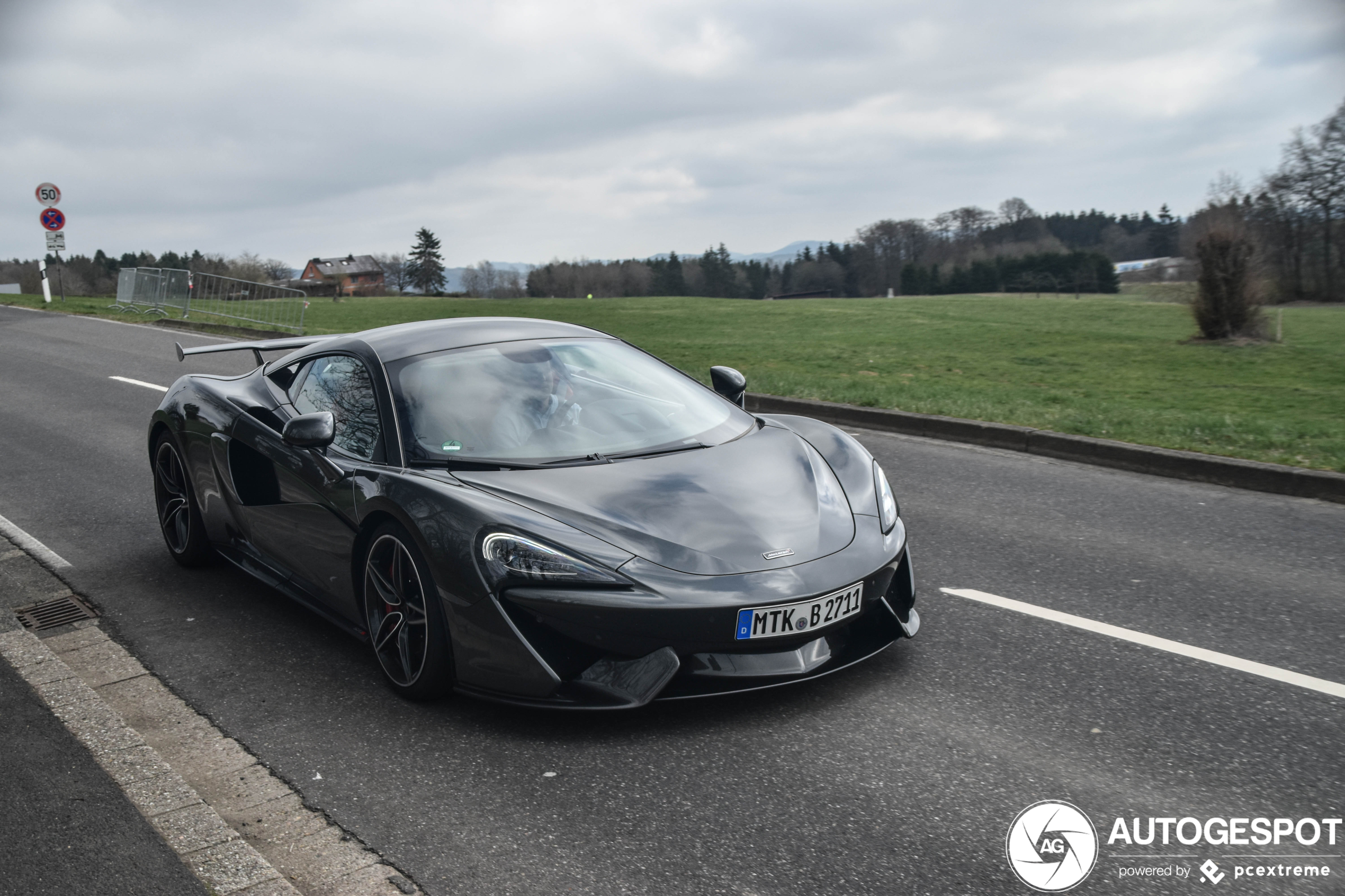 McLaren 570S