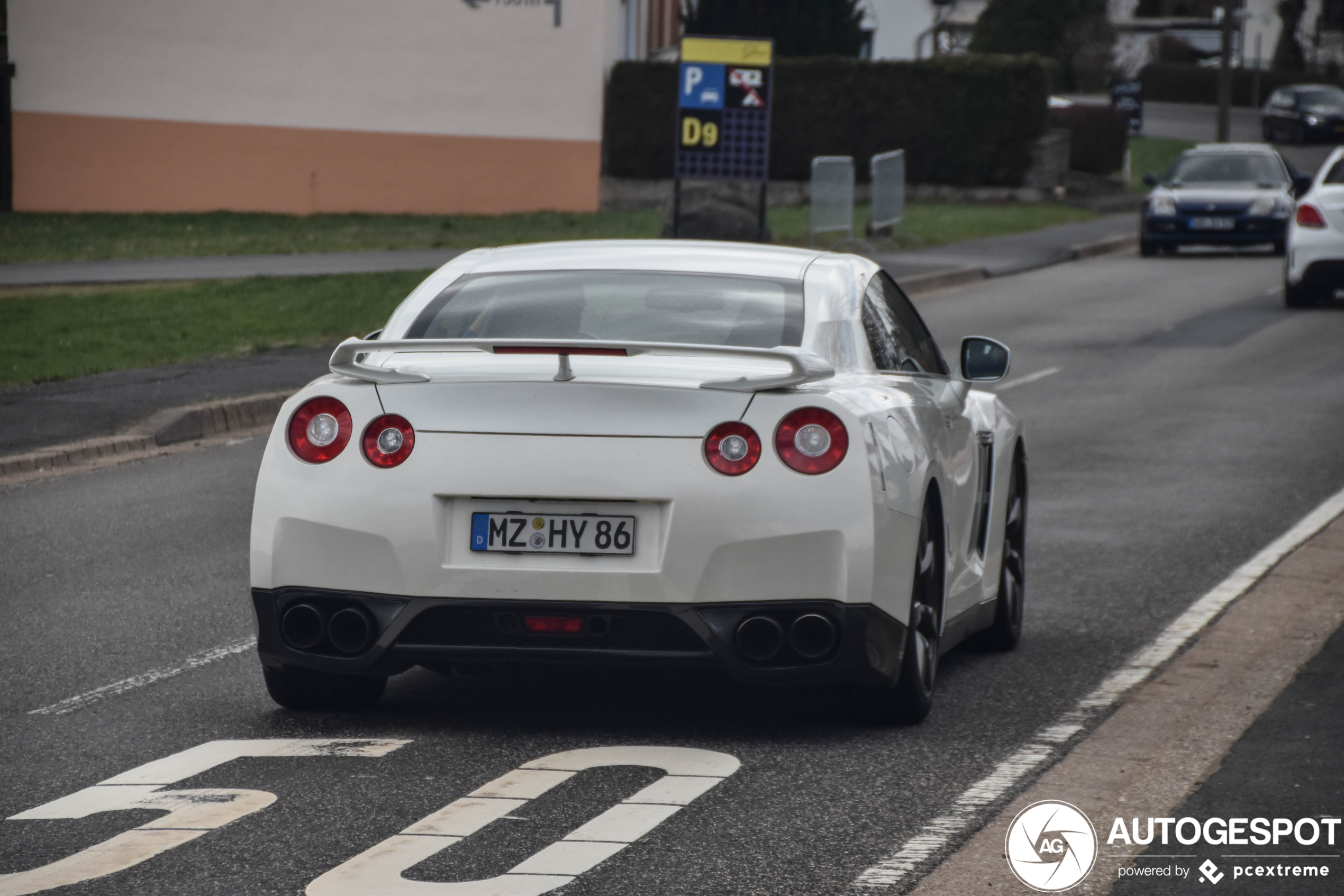 Nissan GT-R