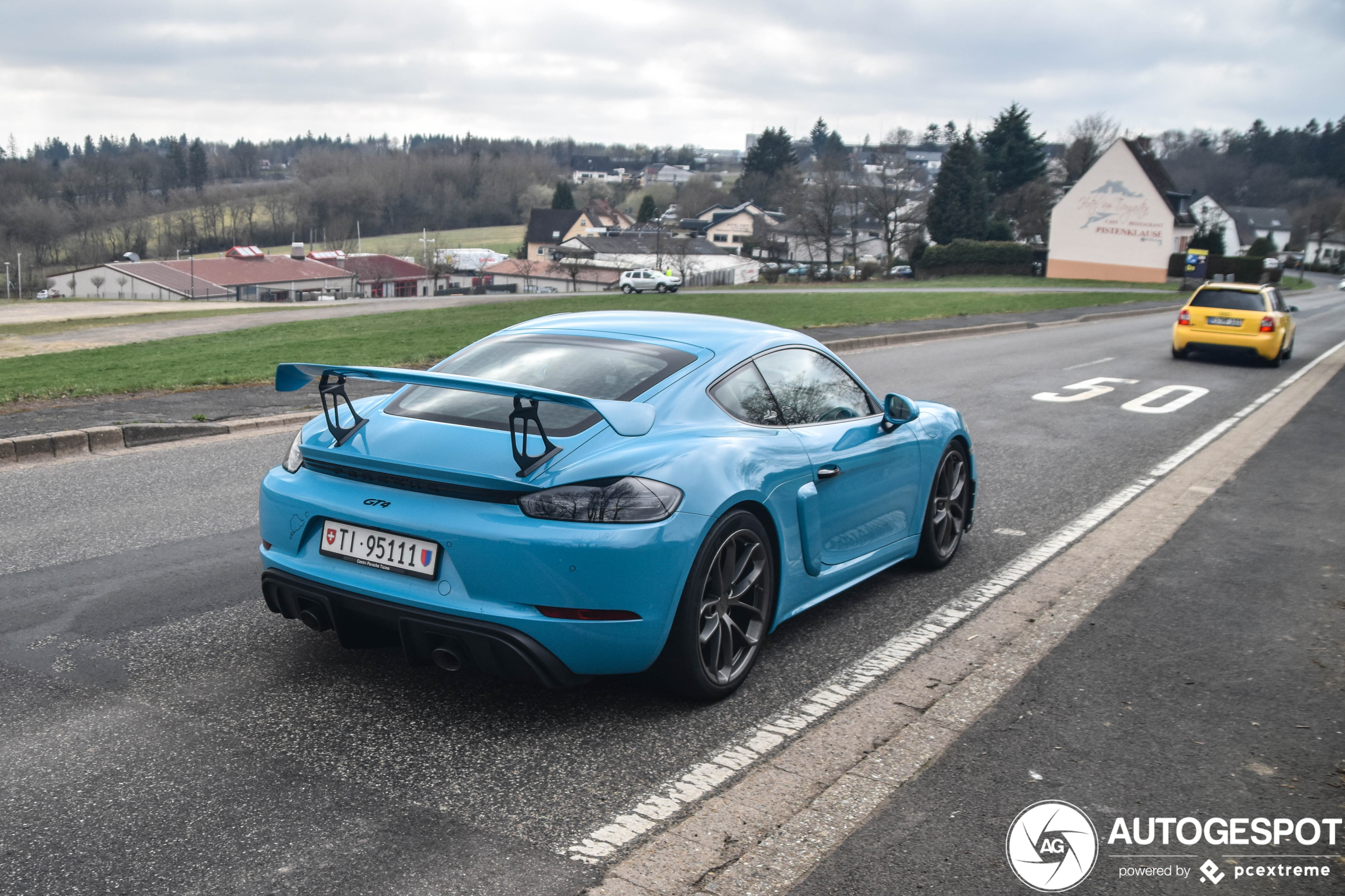 Porsche 718 Cayman GT4