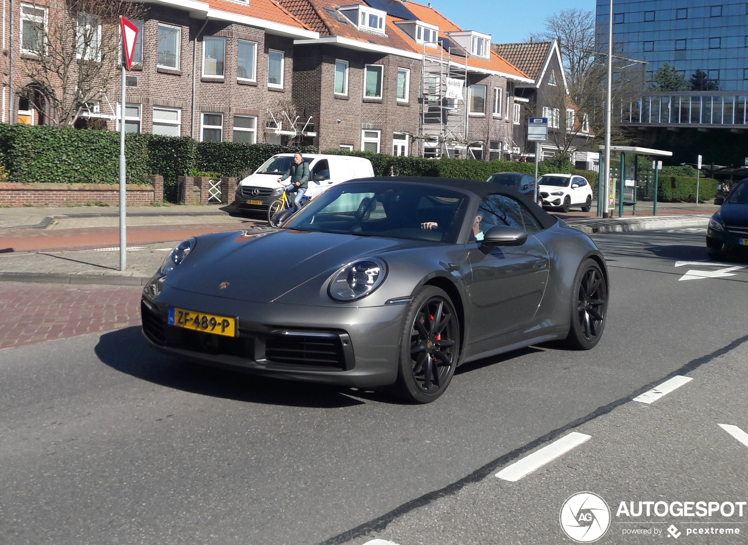 Porsche 992 Carrera 4S Cabriolet