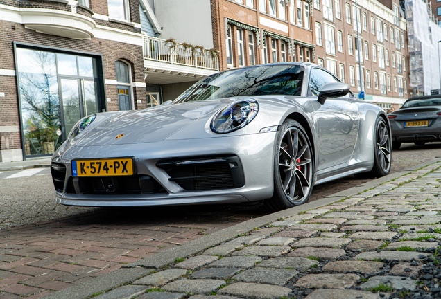 Porsche 992 Carrera 4S