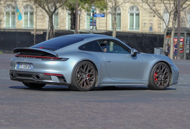 Porsche 992 Carrera 4S