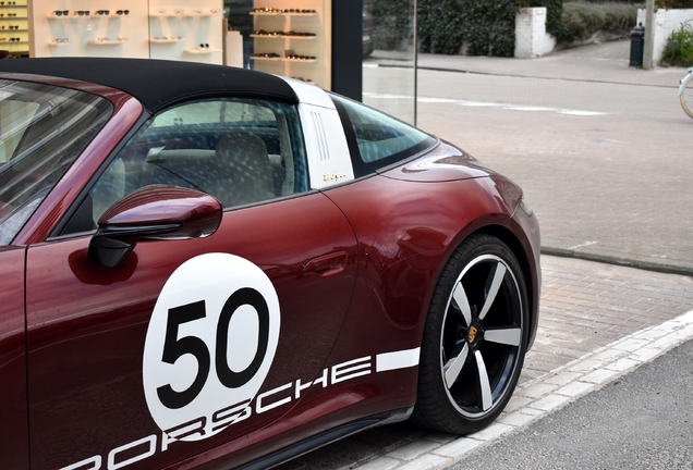 Porsche 992 Targa 4S Heritage Design Edition