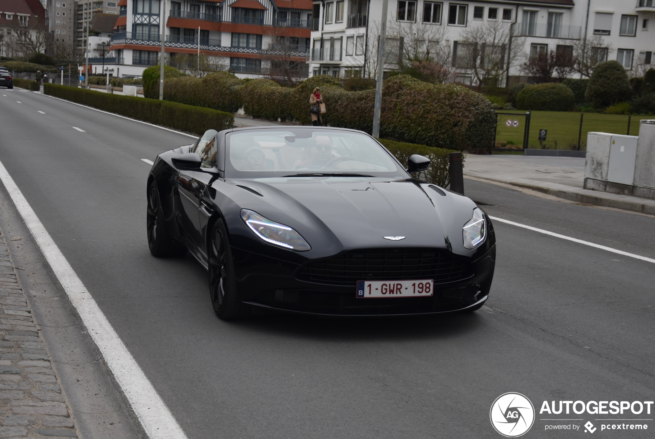 Aston Martin DB11 V8 Volante