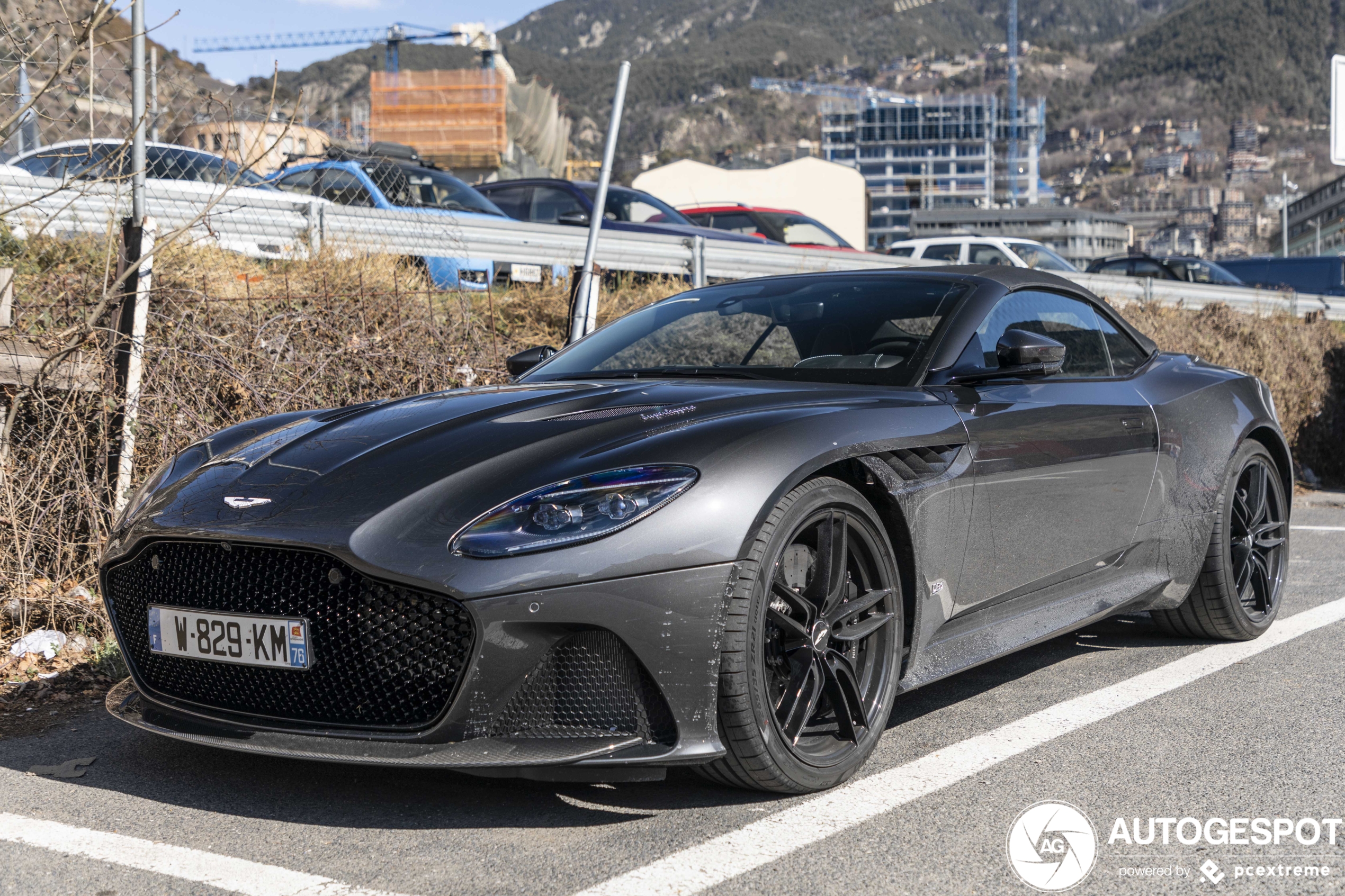 Aston Martin DBS Superleggera Volante