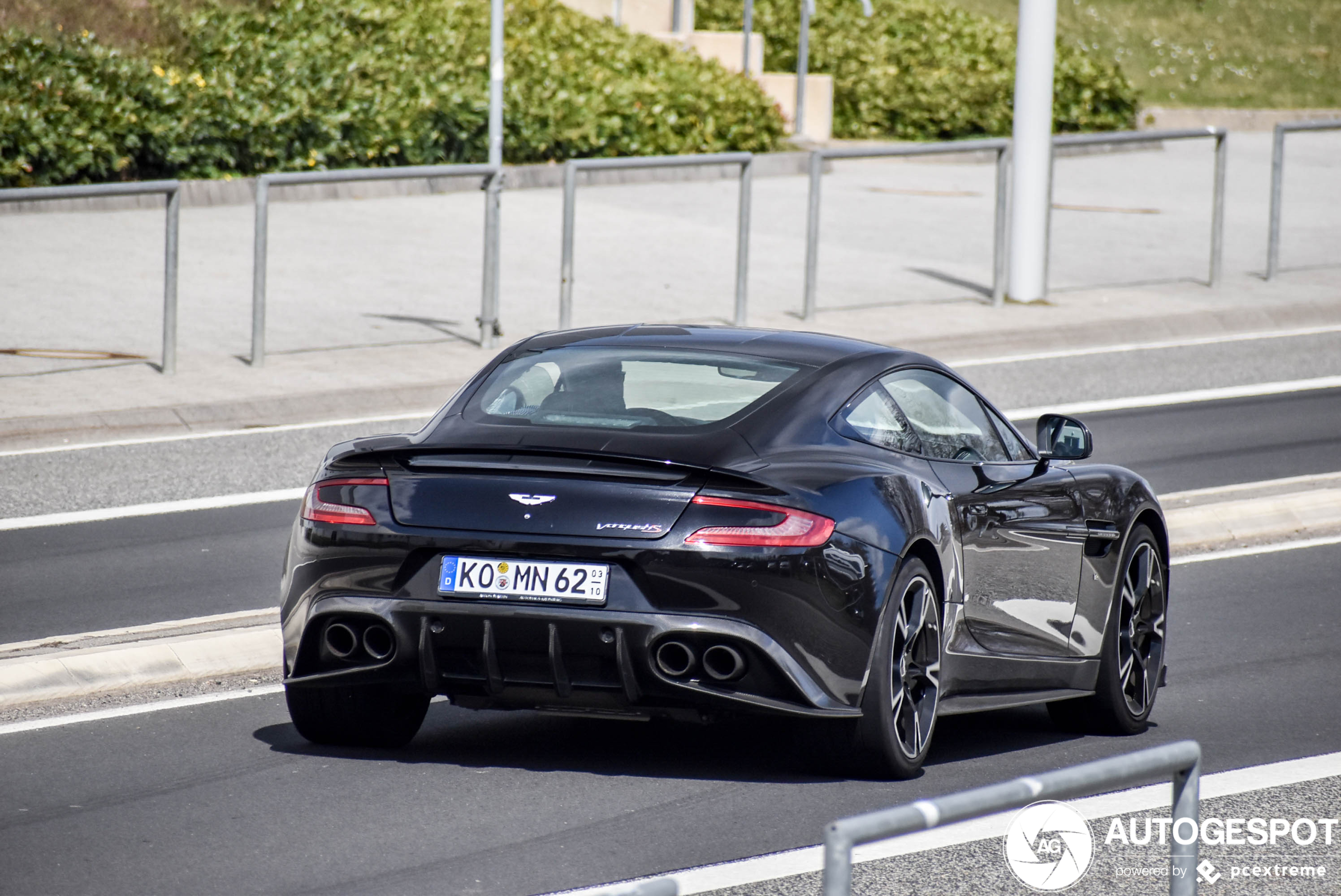 Aston Martin Vanquish S 2017