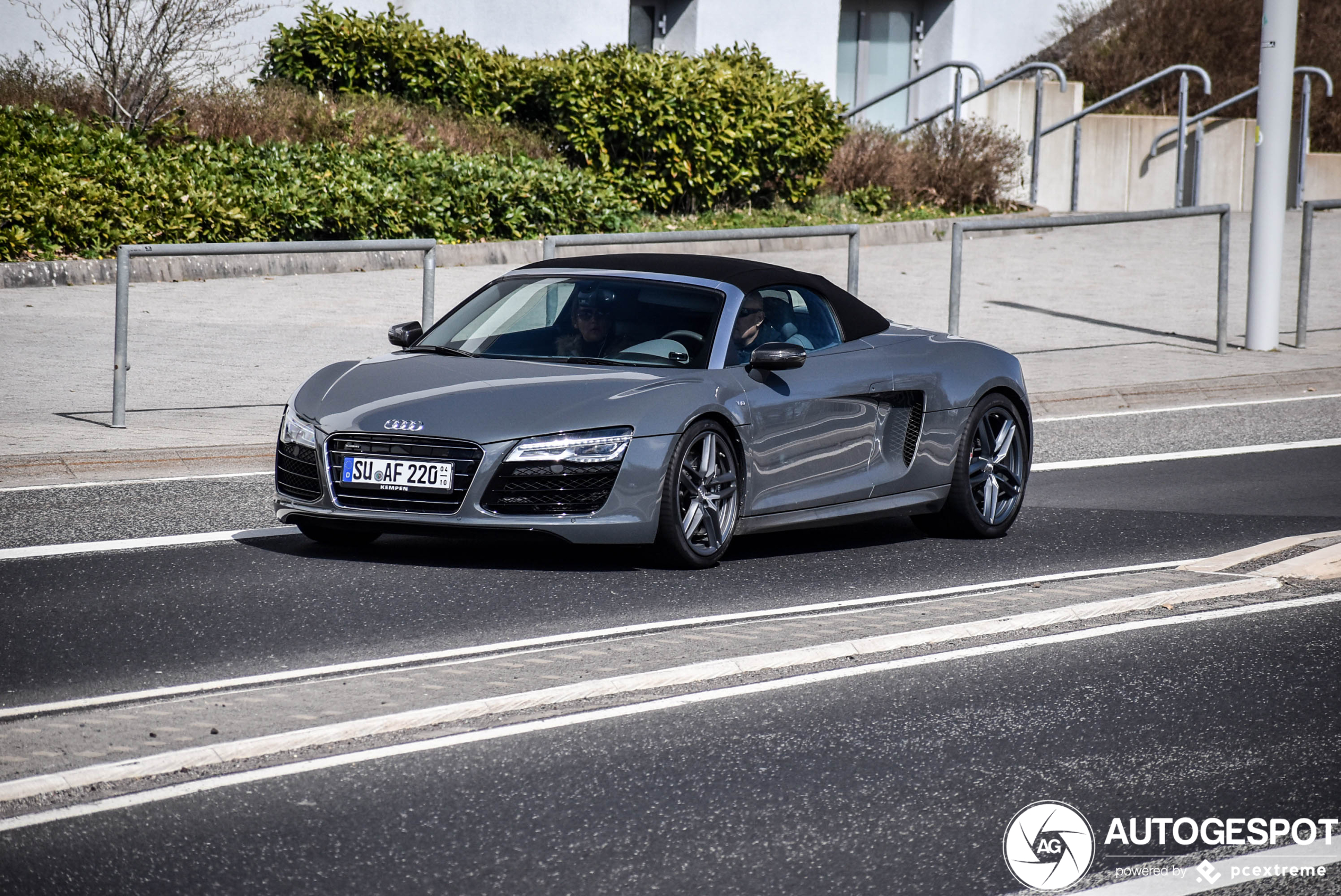 Audi R8 V10 Spyder 2013