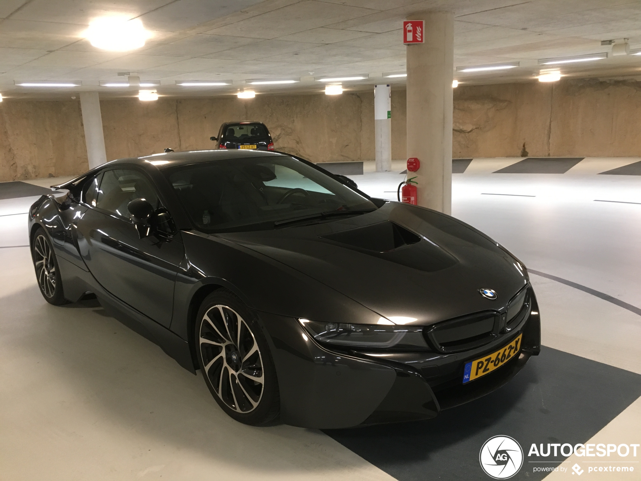 BMW i8