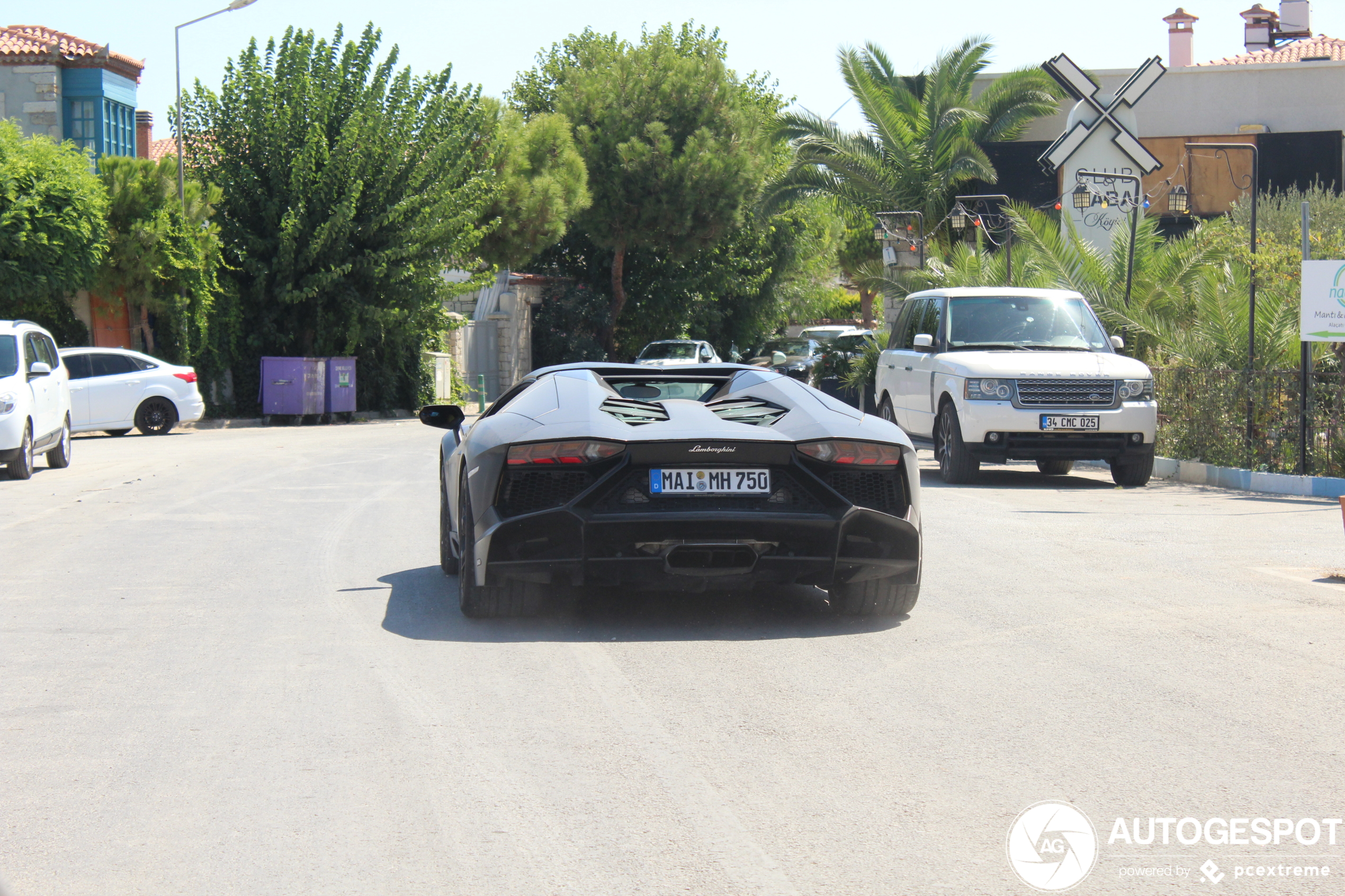 Lamborghini Aventador LP700-4 Roadster