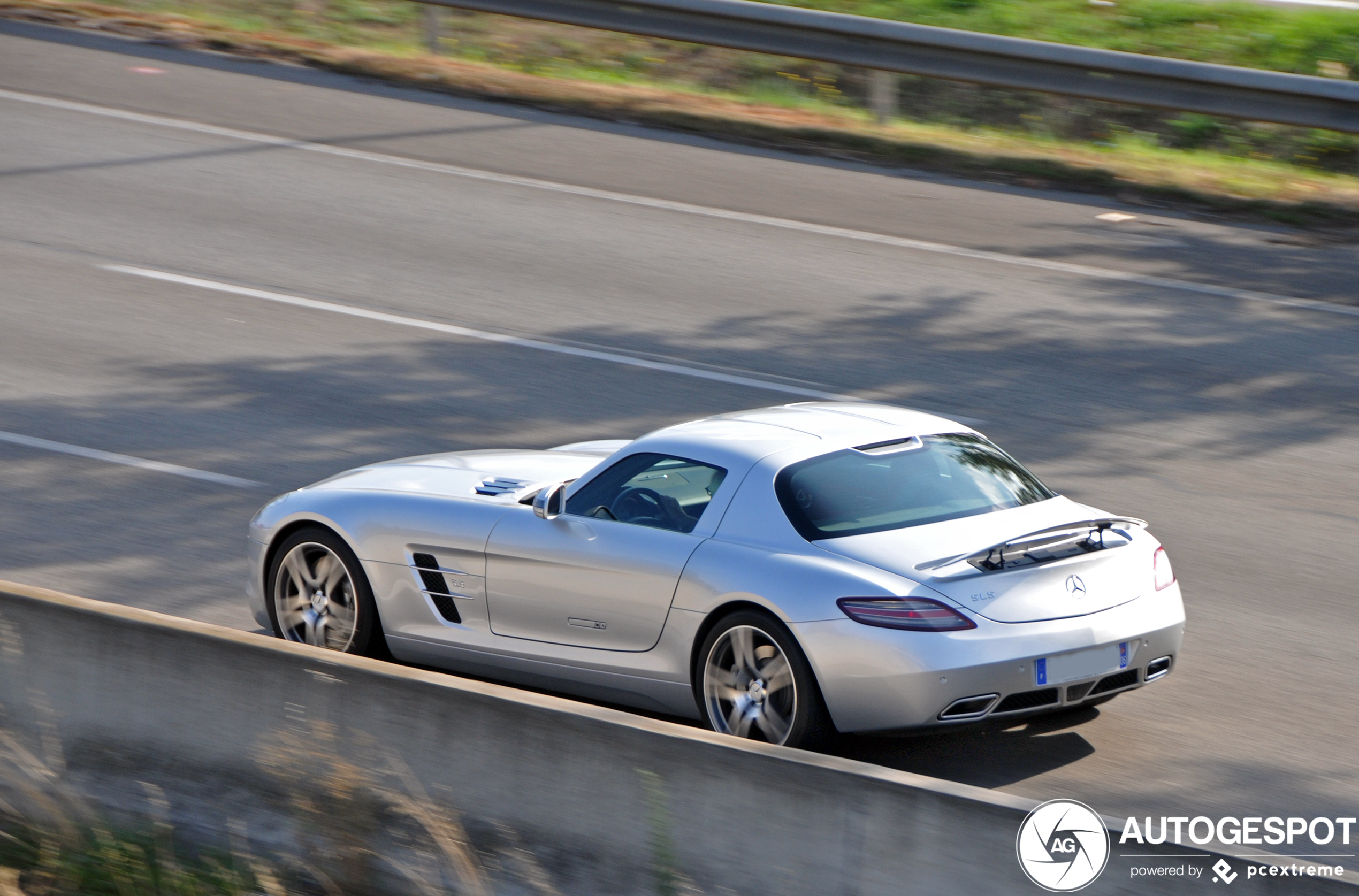 Mercedes-Benz SLS AMG