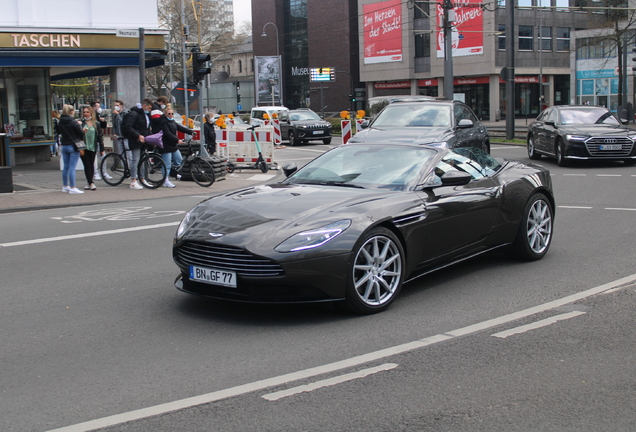 Aston Martin DB11 V8 Volante