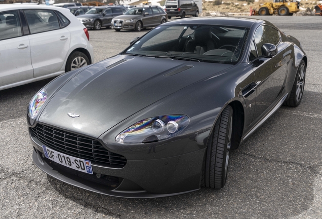 Aston Martin V8 Vantage 2012